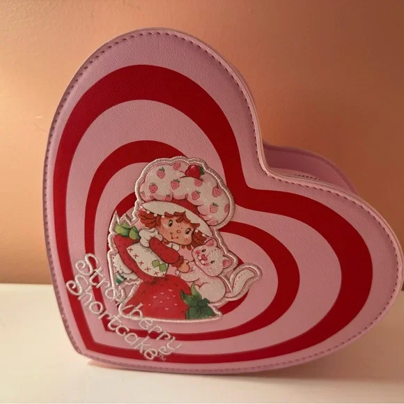 Strawberry Shortcake x Skinnydip Heart Crossbody Bag Pink Retro Y2K Kawaii NWT - Picture 2 of 6